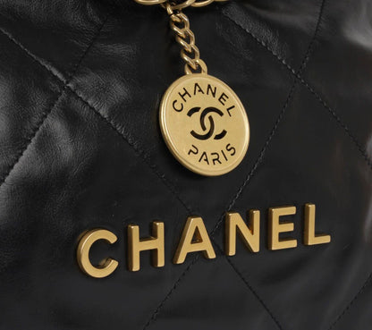 Chanel 22 Tote Bag — Black