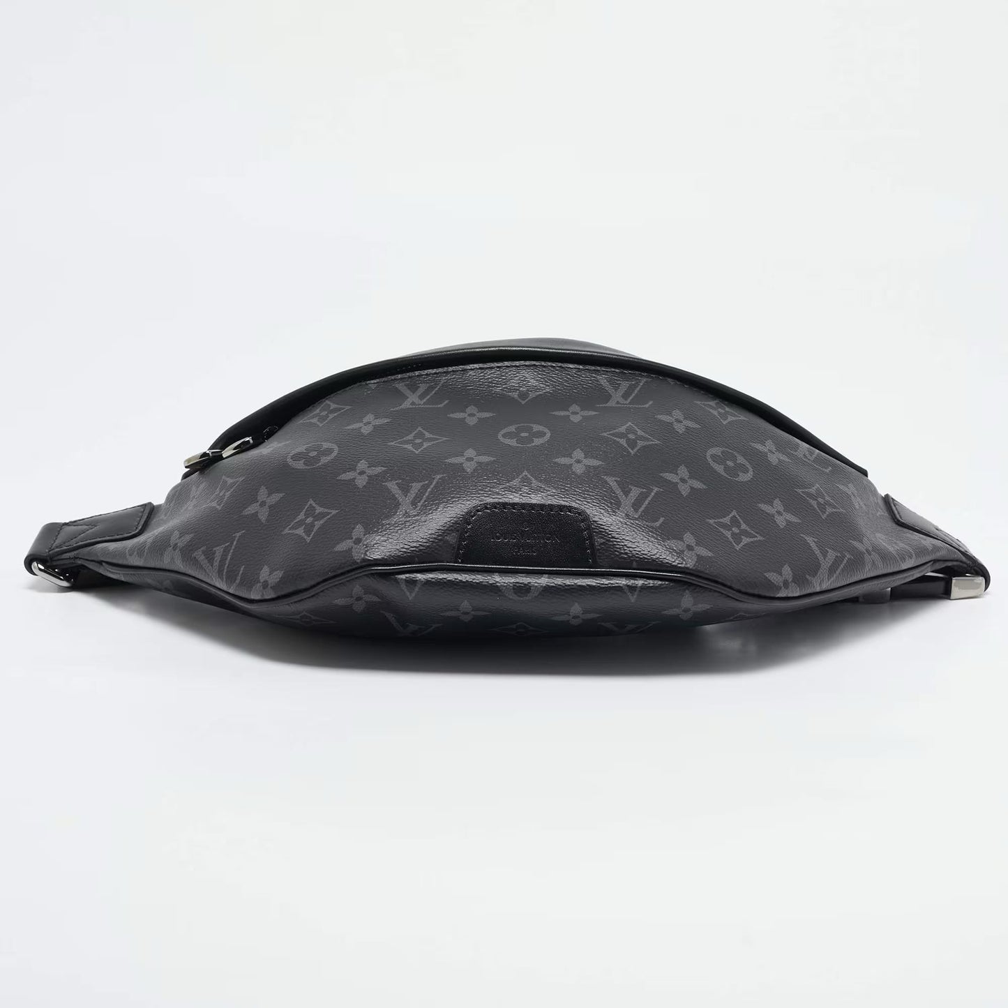 Louis Vuitton Discovery Messenger — Black